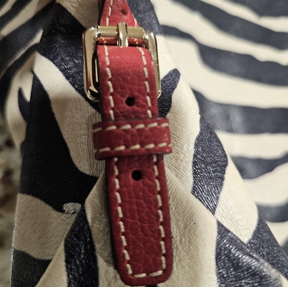 Dooney & Burke large leather purse - Picture 3 of 11